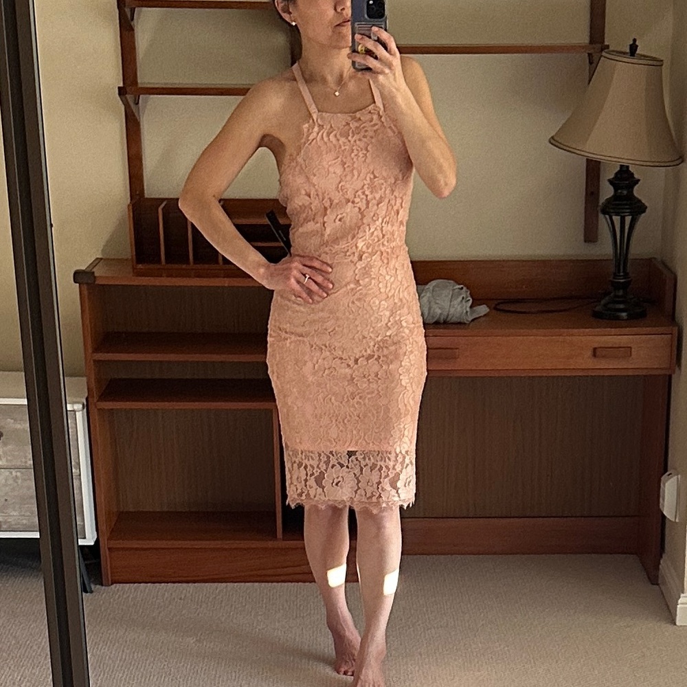 New! Lulus Peachy Lace dress